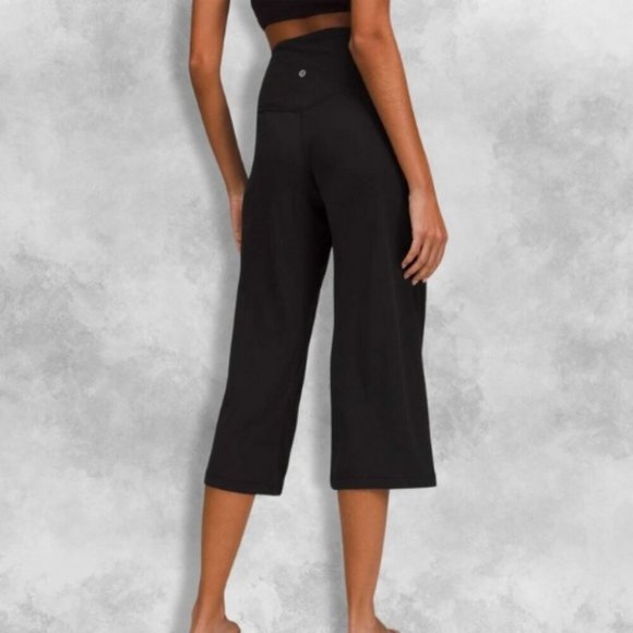 Lululemon Wide Leg Crop Pants High-Waist Side Pockets Soft Breathable Black W 4 - Picture 2 of 8